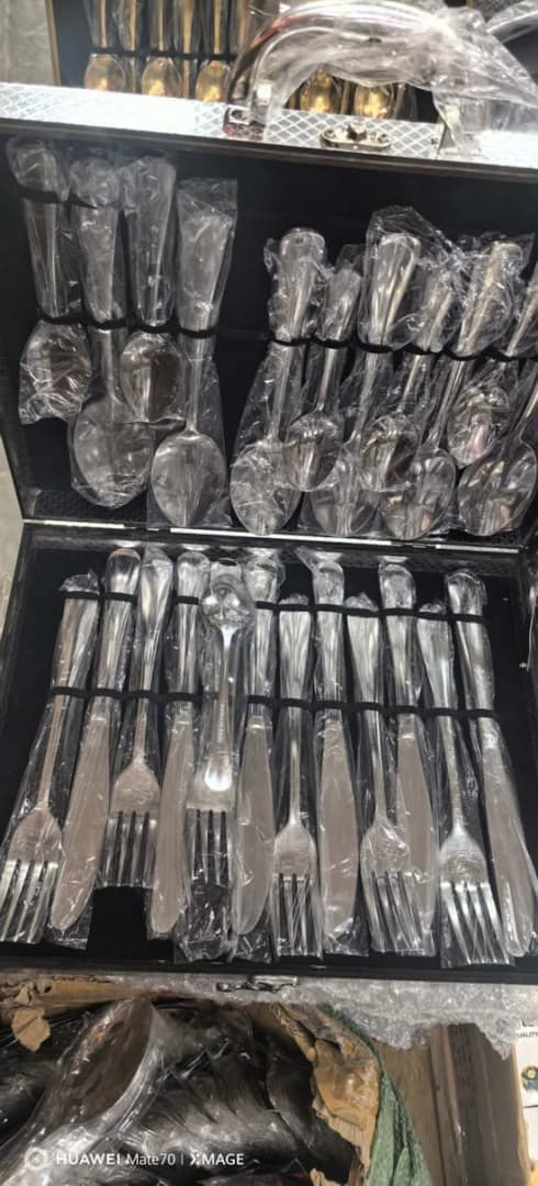 Coffret de 24 couverts