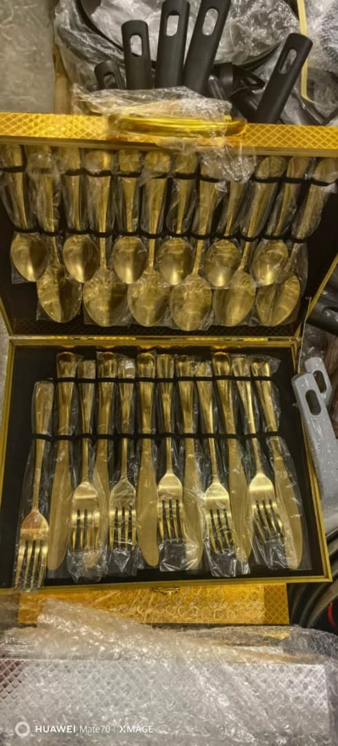 Coffret de 24 couverts
