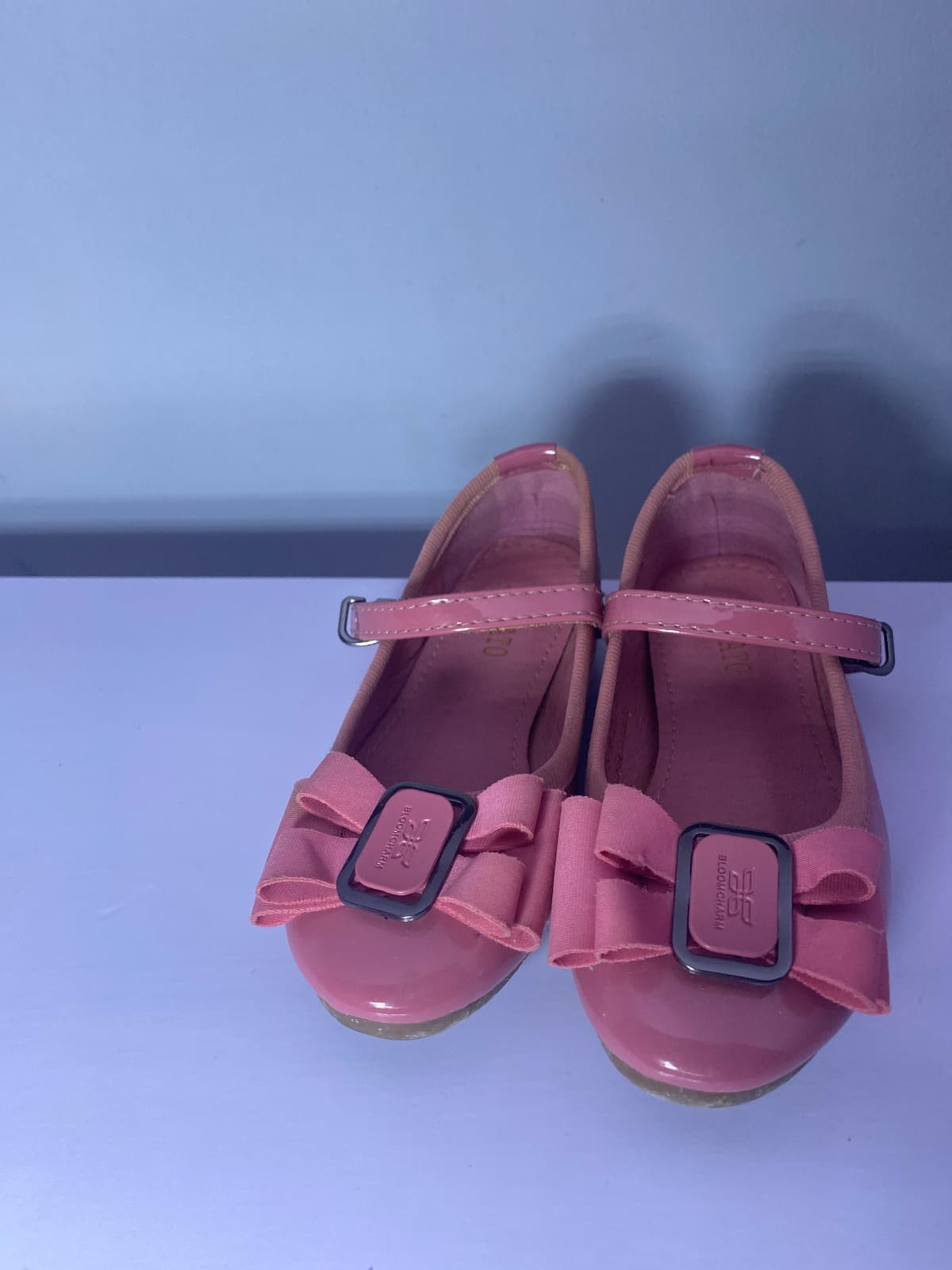 Ballerine fillette - pointure 26 - Comme neuve - portée quelques fois - Idéale pour les petites balades et mm l’école.