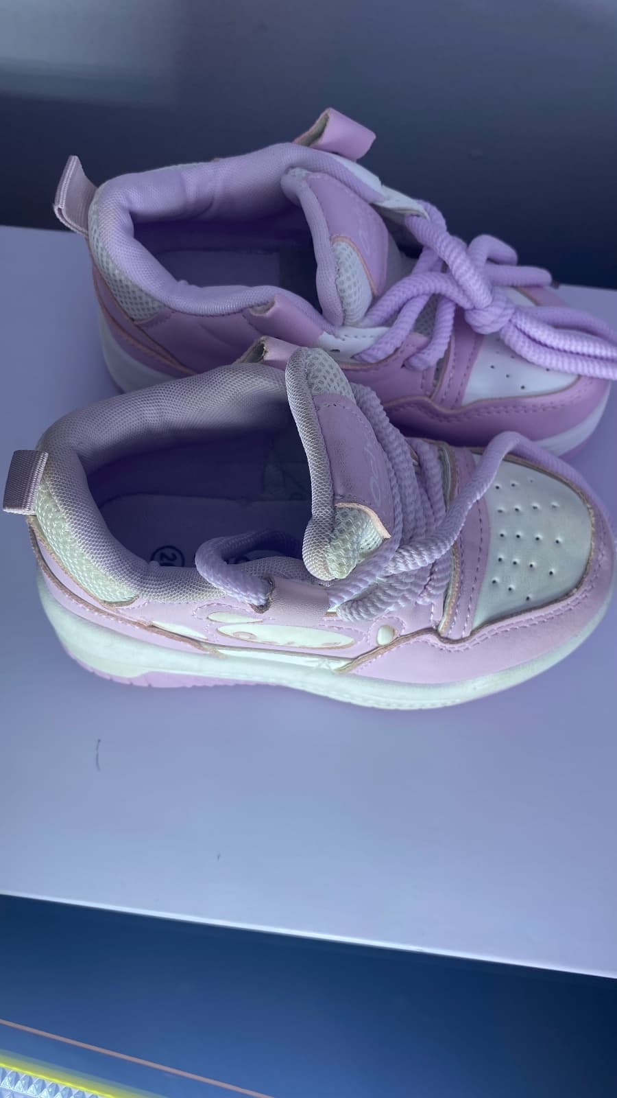 Tennis 👟 de couleur violette